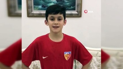 Minik futbolculardan 'Evde Kal' çağrısı