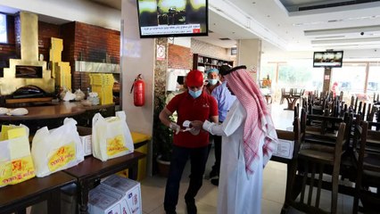 رجل يتعمد نشر فيروس كورونا في السعودية