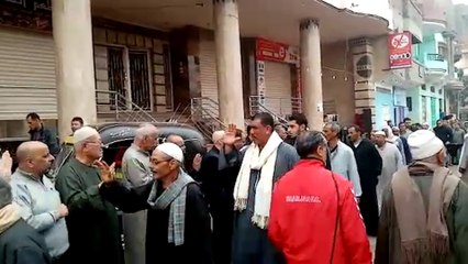 "الجنازة في زمن كورونا".. عزاء بالإشارة وصلاة بالخلاء