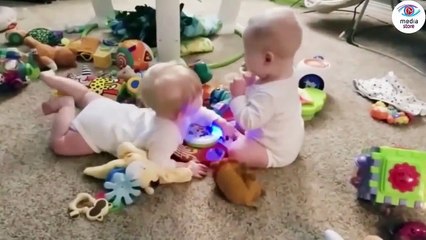 اجمل ضحك ومواقف اطفال توائم _تجميع فيديوهات توائم مضحكة 2020