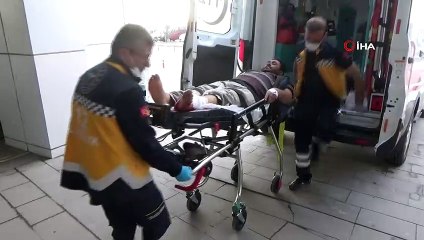 Hızarla ağaç keserken kazayla ayağını kesti