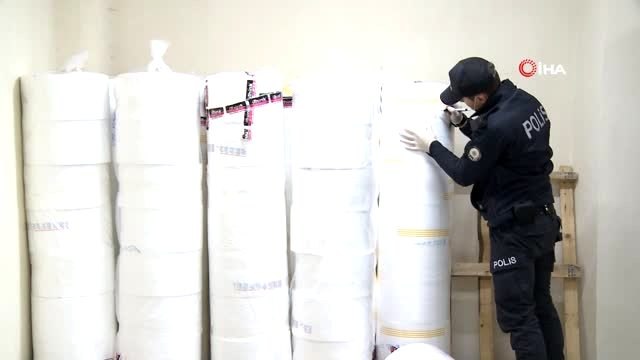 Bahçelievler'de merdiven altı sahte maske imalathanesine baskın