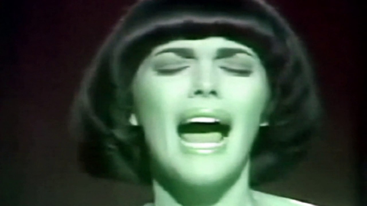 Mireille Mathieu - On Ne Vit Pas Sans Se Dire Adieu