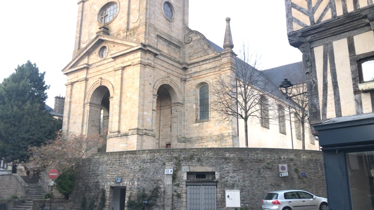 A 19 h 30, les cloches des églises et de la cathédrale carillonnent