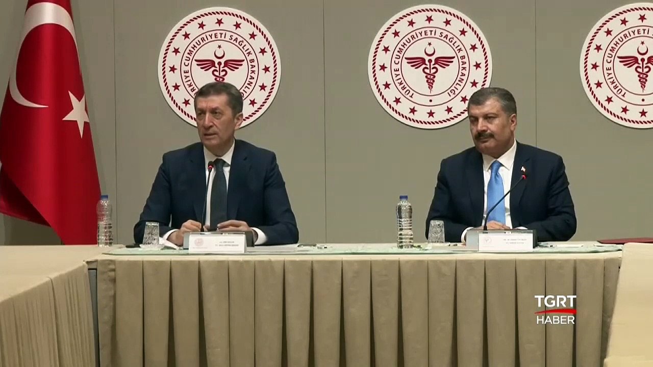 Sağlık Bakanı Koca ve Milli Eğitim Bakanı Selçuk Soruları Cevaplar