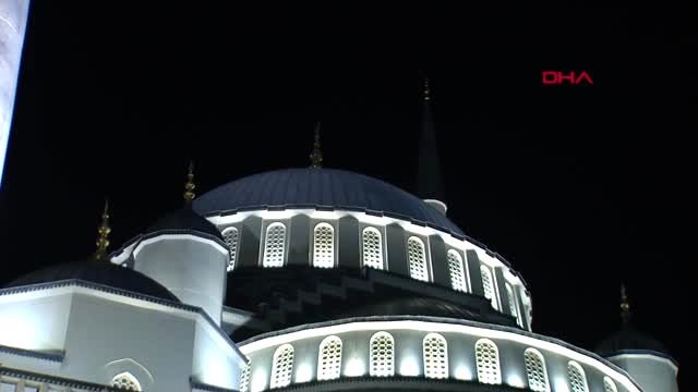 Diyanet İşleri Başkanı Prof. Dr. Ali Erbaş, koronavirüs salgınının son bulması için dua yaptı