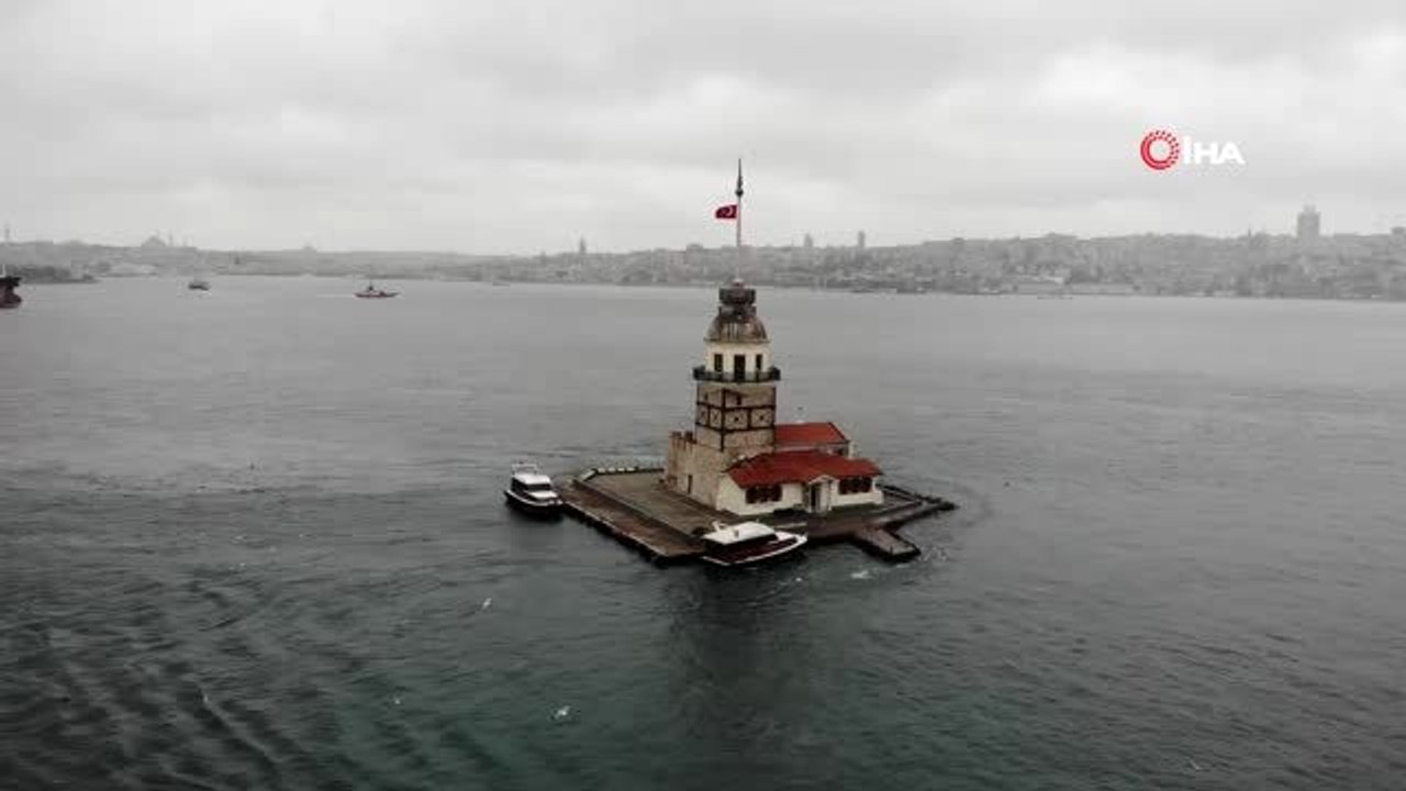 Üsküdar sınırları içinde bulunan sahillerde balık tutmak korona virüs tedbirlerince Üsküdar...