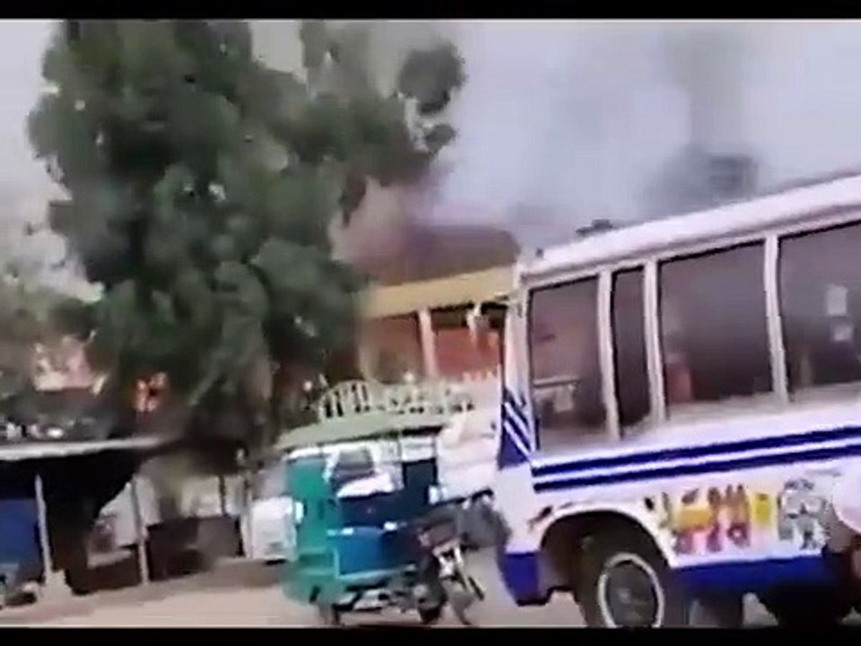 Gass (Oil) tanker blast in lahore shahdara II Gas Oil tanker catches fire near Lahore's Shahdara Mor