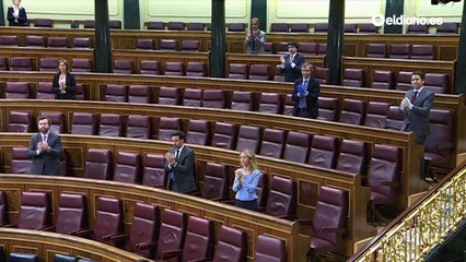 El Congreso interrumpe el pleno para sumarse al aplauso sanitario de las 20h.
