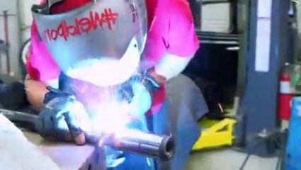 Texas Metal - S03E11 - Earl Campbell's Custom Cadillac - Part 3