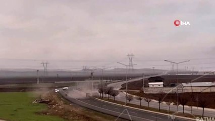 Batman'da 3 kişinin yaralandığı kaza anı mobeseye yansıdı