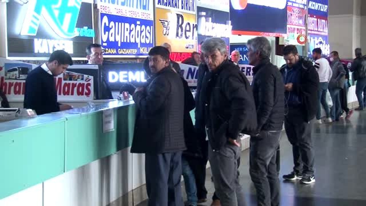 İzmir Otogarı'nda otobüsler yarı dolu yola çıktı
