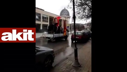 Avrupa'da papazlar sokaklara indi! Sokakları kutsadılar