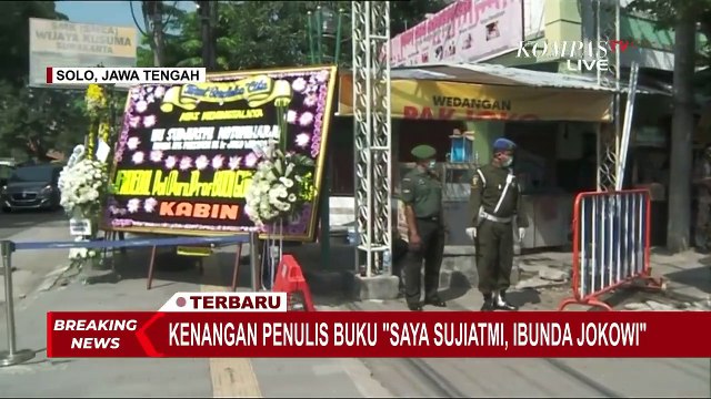 Cerita Kenangan Penulis Buku Ibunda Jokowi Bersama Almarhumah Sudjiatmi Notomiharjo