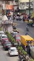 कर्फ्यू ढील के दौरान इंदौर लोहारपट्टी में लापरवाही का नज़ारा, सड़क पर लगी भीड़