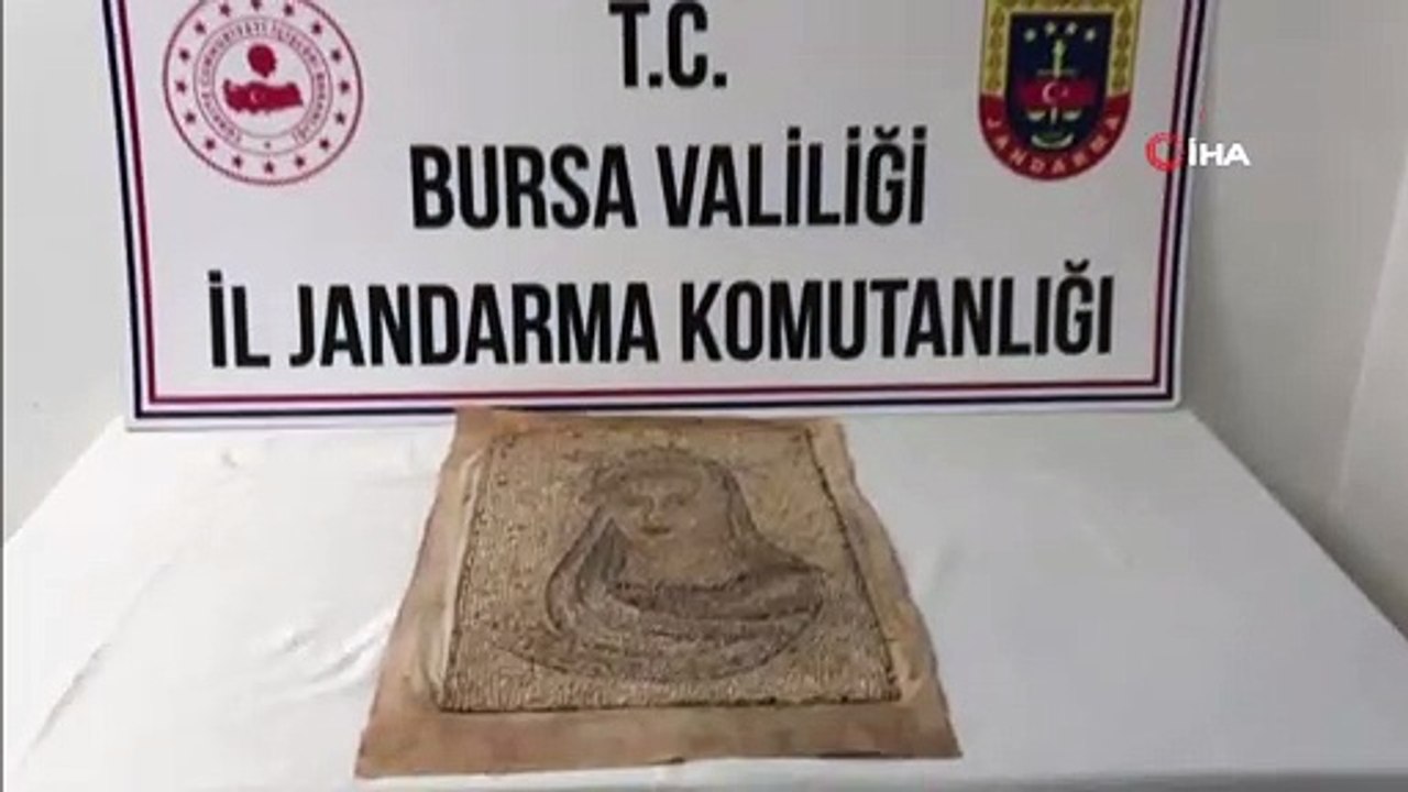 Milyonluk tarihi eser operasyonu...Bin 300 yıllık olduğu tespit edilen kadın figürlü mozaik ele geçirildi