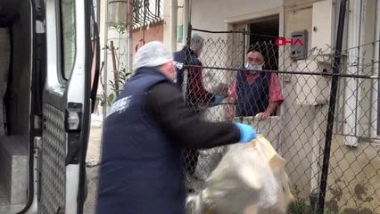 BURSA Sokağa çıkamayan çiftin yakacak odun ihtiyacı karşılandı