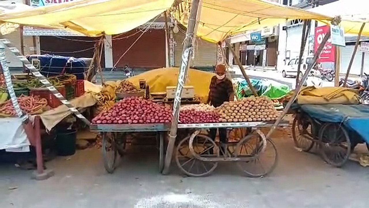 कर्फ्यू में छूट के दौरान दिखा इंदौर में लापरवाही का नजारा