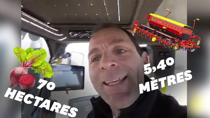 Pendant le confinement, les leçons de maths d'un agriculteur depuis son tracteur