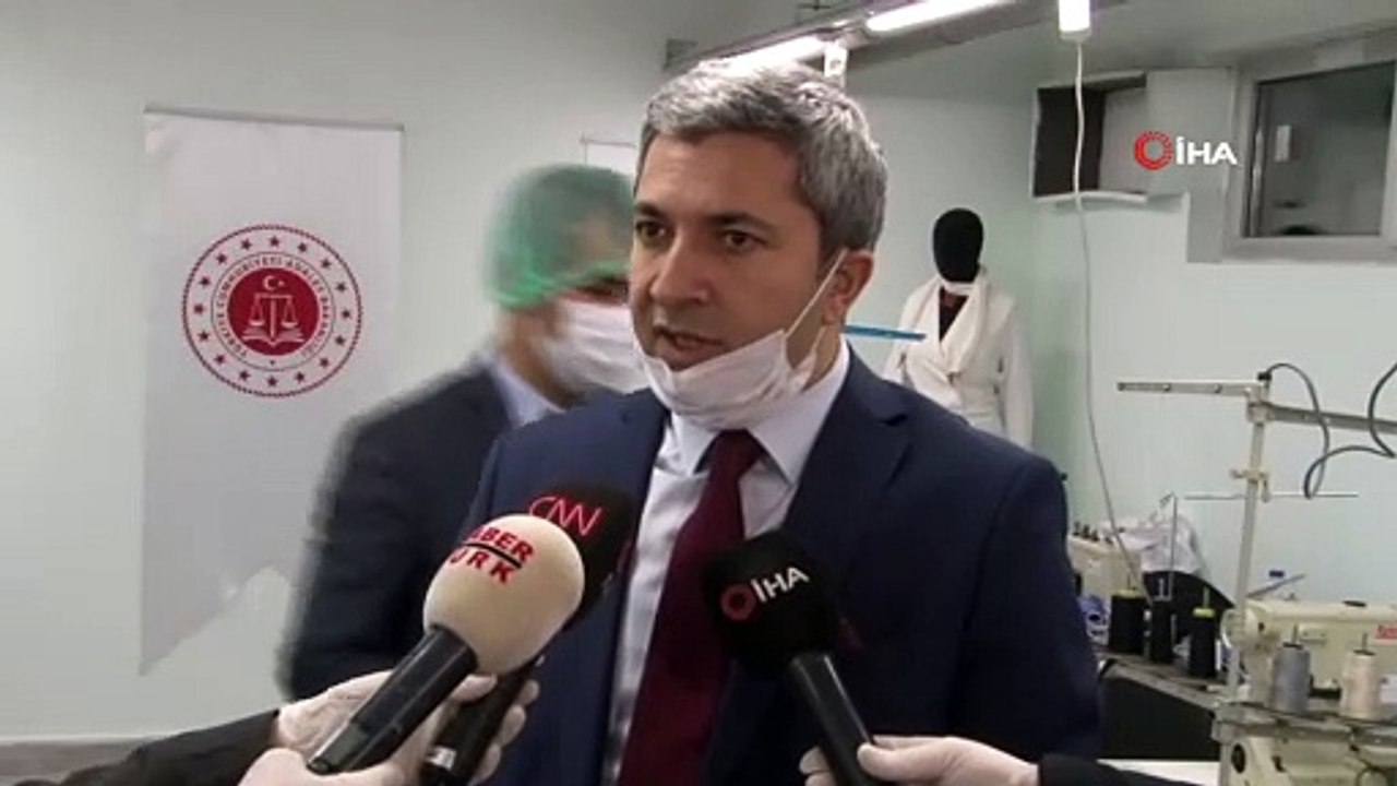 Denetimli serbestlik yükümlüleri, sağlık çalışanları için maske üretiyor
