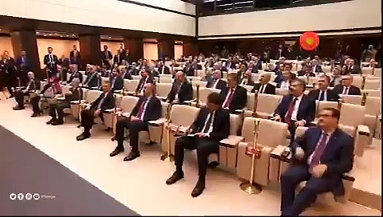 HDP'den işçiler için 'ücretsiz izin' talebi: Patronlara 100 milyarı hediye eden AKP iktidarı, işçilere Kolonya vaad ediyor