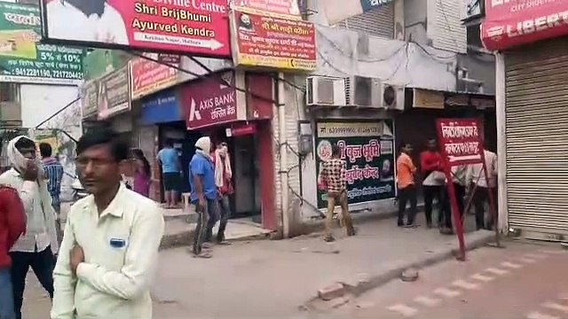 मथुरा: धारा 144 और लॉक डाउन का उलंघन करते रहे दिहाड़ी मजदूर
