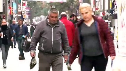Evde Kalın Çağrılarına Rağmen Sokaklardaki Yoğunluk Göze Çarptı