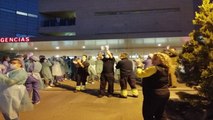 Carteros de Andújar, Úbeda y Jaén capital aplauden al personal de hospitales