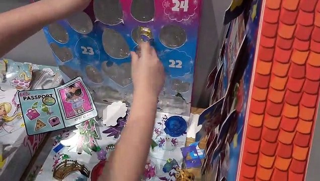 Sophia, Isabella e Alice Brincando no Natal com Barbie, Lol Surpresa e Boneca Barbie