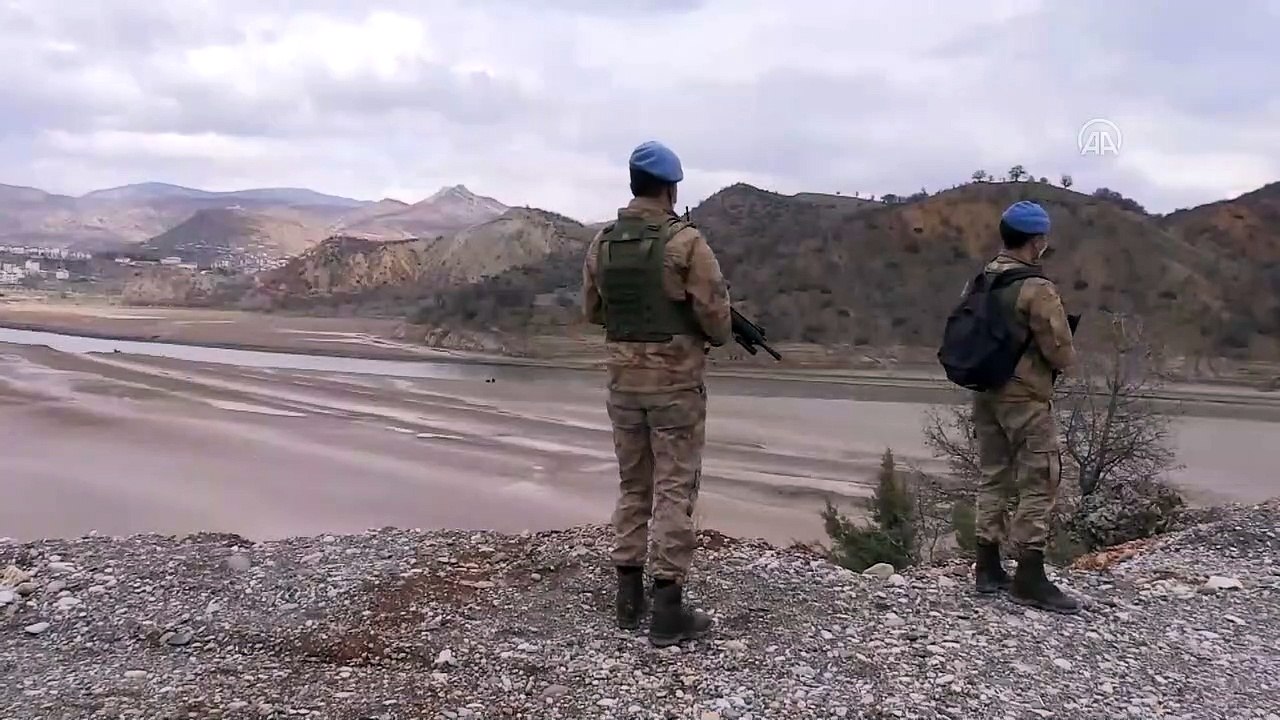 Bottan Munzur Çayı'na düşen uzman çavuşu arama çalışmaları sürüyor - TUNCELİ