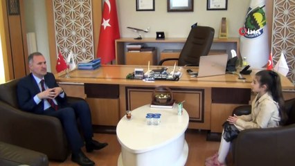 10 yaşındaki Betül'ün tek hayali haber spikeri olmak