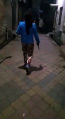 शामली: युवक का देसी तमंचे के साथ वीडियो वायरल