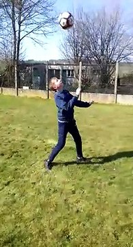 Jonglage tete 6 et jonglage pied 12