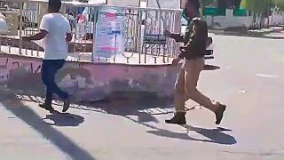 COVID-19: जनता  Curfew उलंघन पर लाठी बरसाती पुलिस || Lathi Charge On Janta Curfew || Latest Update