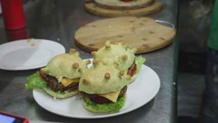 Hamburguesas con forma de coronavirus para combatir el miedo a la epidemia