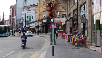 Trafik ışıklarıyla 'evde kal' çağrısı - SİVAS