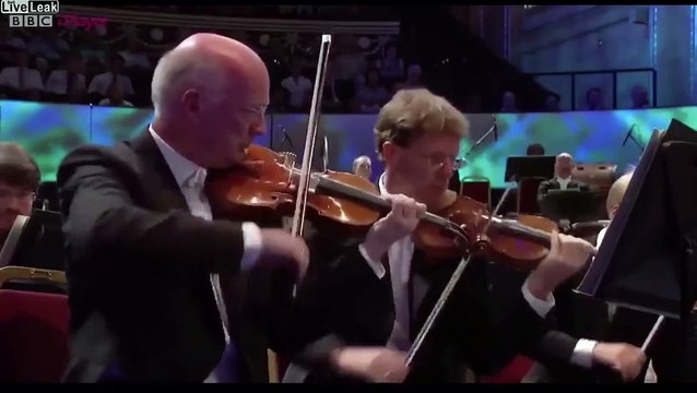 Orchestre classique sans le son des instruments ? Parodie !