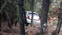 Spil Dağı'nda panelvan araçla çarpışan otomobil uçuruma yuvarlandı: 2 yaralı