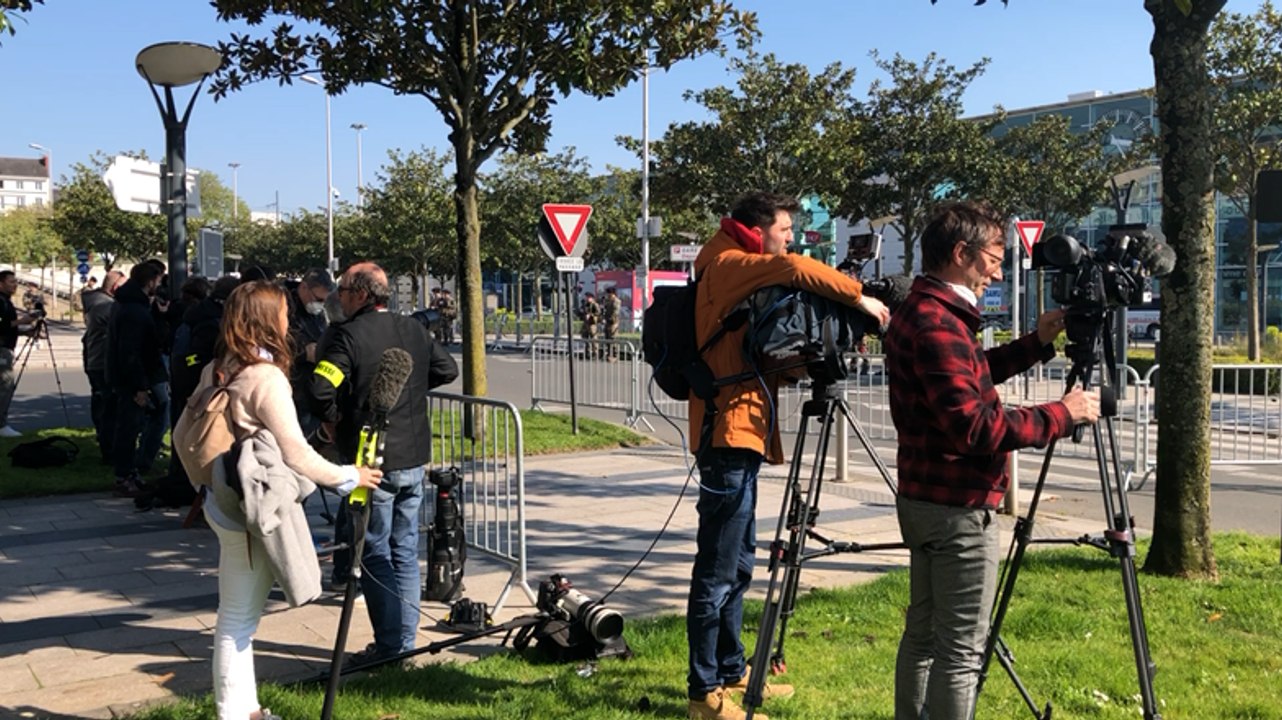 Le convoi sanitaire arrive en gare d'Angers Saint-Laud