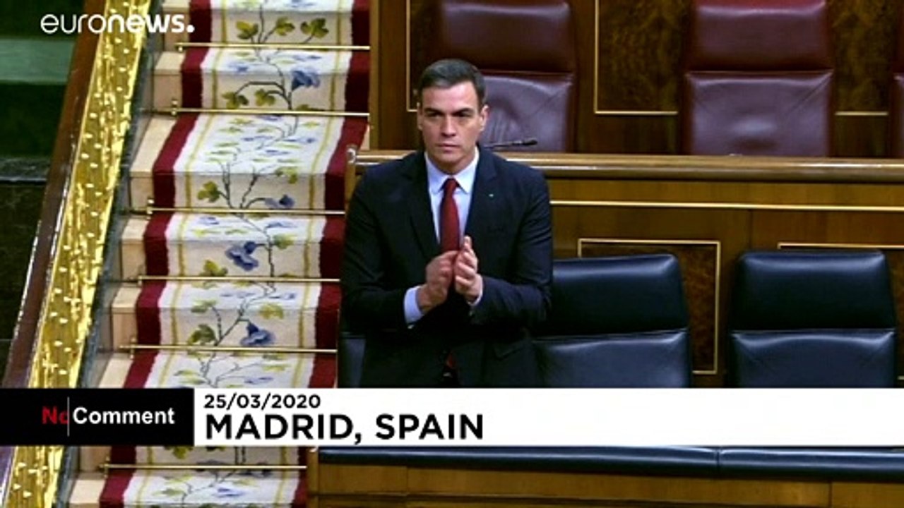 No Comment : les députés espagnols applaudissent le personnel soignant