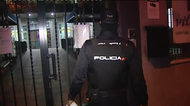 Pantallas protectoras hechas por un policía para la residencia de Leganés en la que podrían haber fallecido 30 ancianos por coronavirus