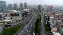 İstanbul'da trafiğin en yoğun olduğu cuma günü yollar boş kaldı