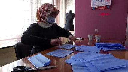 Çorum'da gönüllüler, maske üretiyor