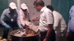 इटावा: गरीबों के लिए खाने की जिलाधिकारी ने कराई व्यवस्था