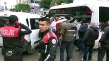 Adana'da caddede yarışırken sivil polis aracına çarptılar! 2'si polis 3 yaralı