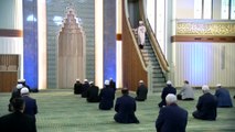 Beştepe Millet Camisi'nde az sayıda katılımla cuma namazı kılındı (1) - ANKARA