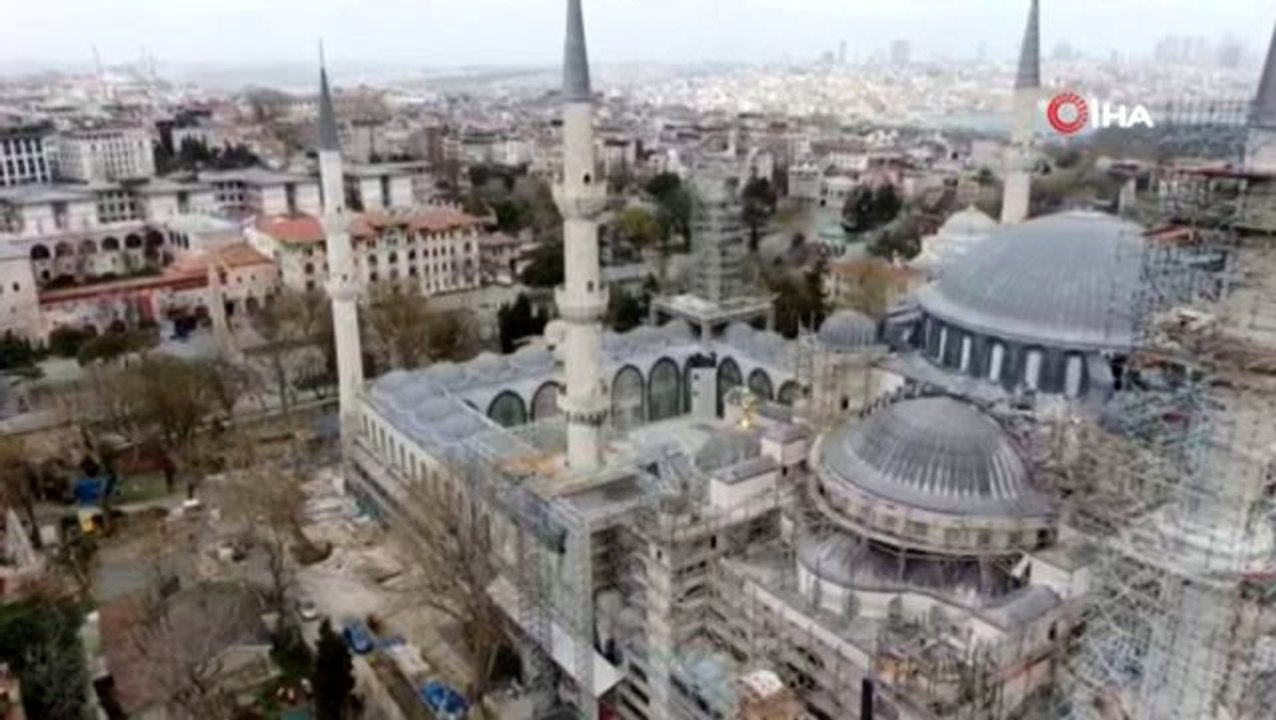 Sultanahmet Camii'ndeki sakinlik havadan görüntülendi