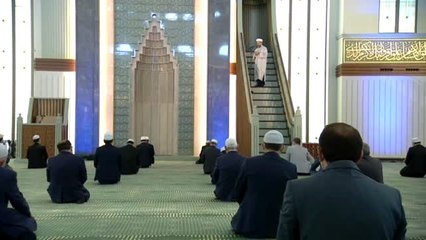 Beştepe Millet Camisi'nde az sayıda katılımla cuma namazı kılındı (3)