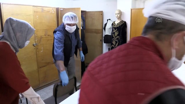 Lise öğrencileri ve öğretmenler, sağlıkçılar için maske üretiyor - ESKİŞEHİR