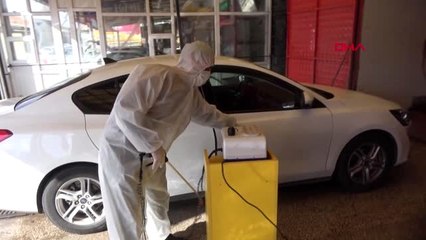 Sivas'ta oto yıkamacıda özel dezenfekte işlemi